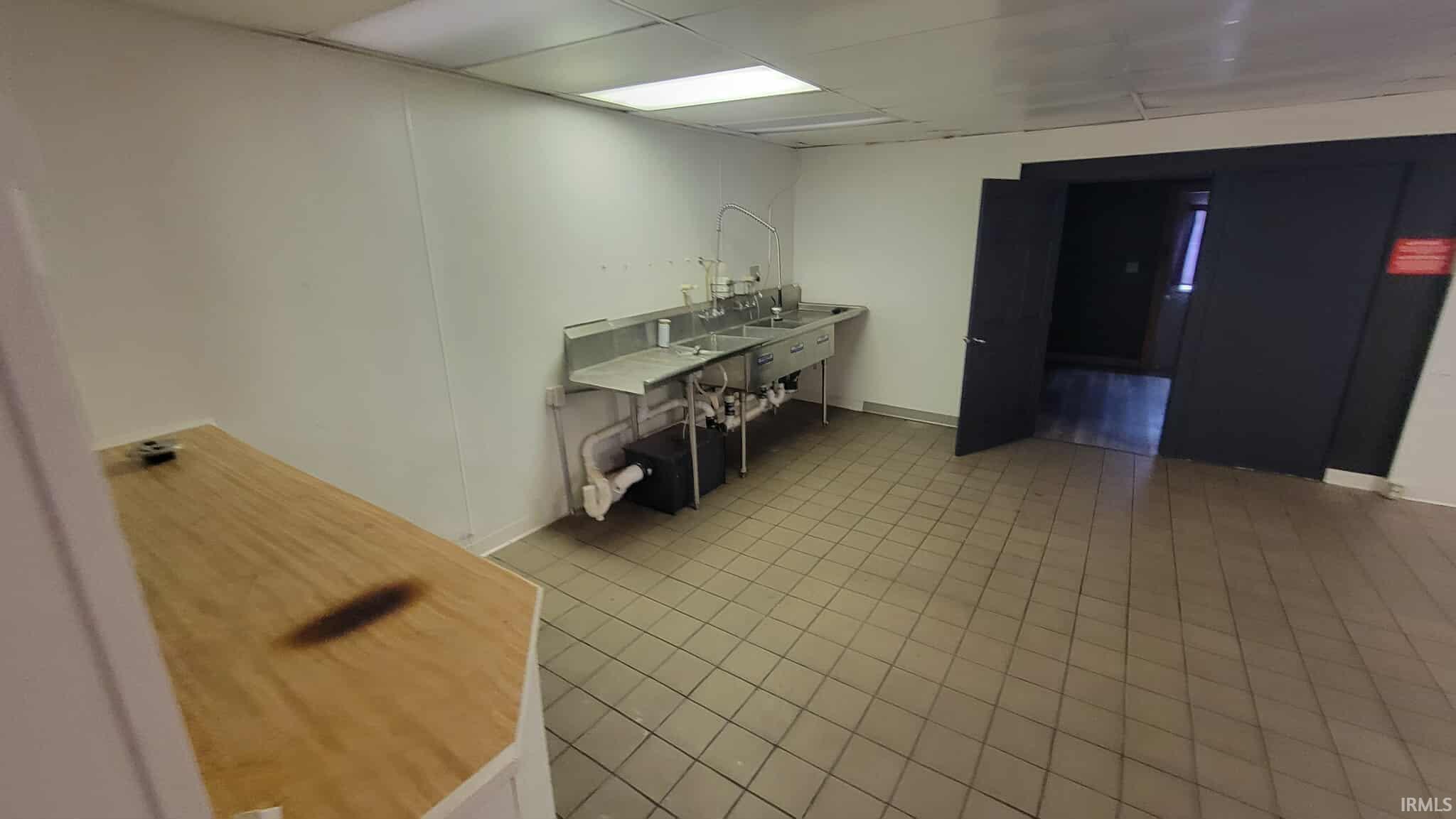 316 South Cavin Street Ligonier, IN 46767 - Photo 10 of 17