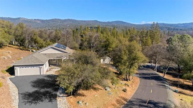 $615,000 | 19891 Apple Valley Drive, Sonora, CA 95370