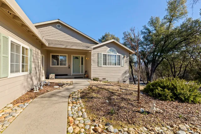 $615,000 | 19891 Apple Valley Drive, Sonora, CA 95370