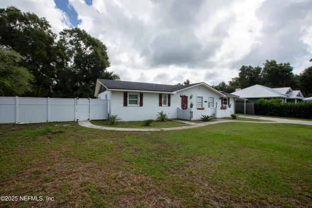 $399,900 | 655 Pointview Road, Keystone Heights, FL 32656