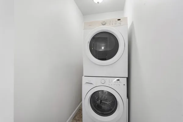 a close up view of a washer and dryer