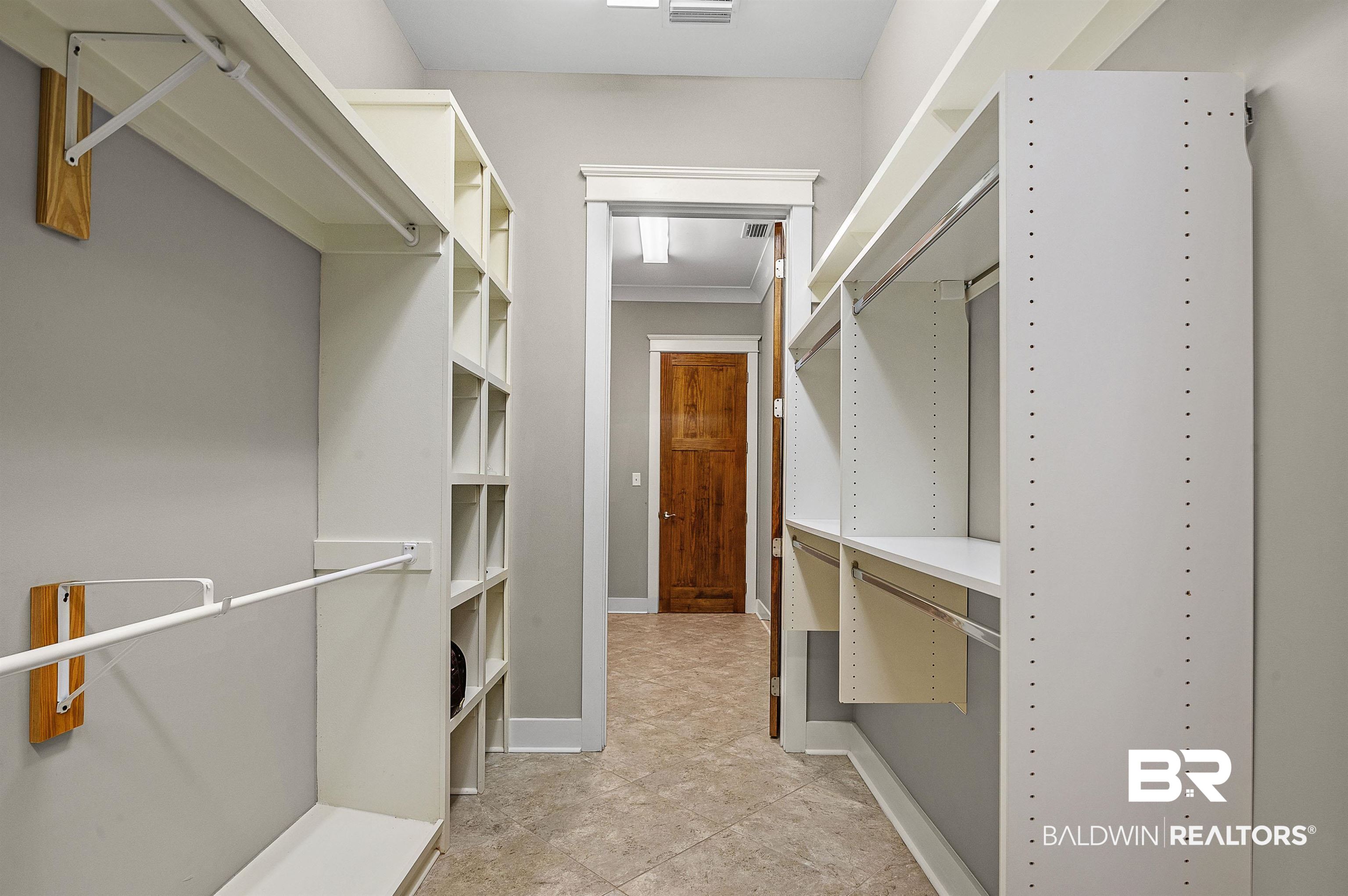 212 Simon Street Fairhope, AL 36532 - Photo 26 of 49 Primary Walk In