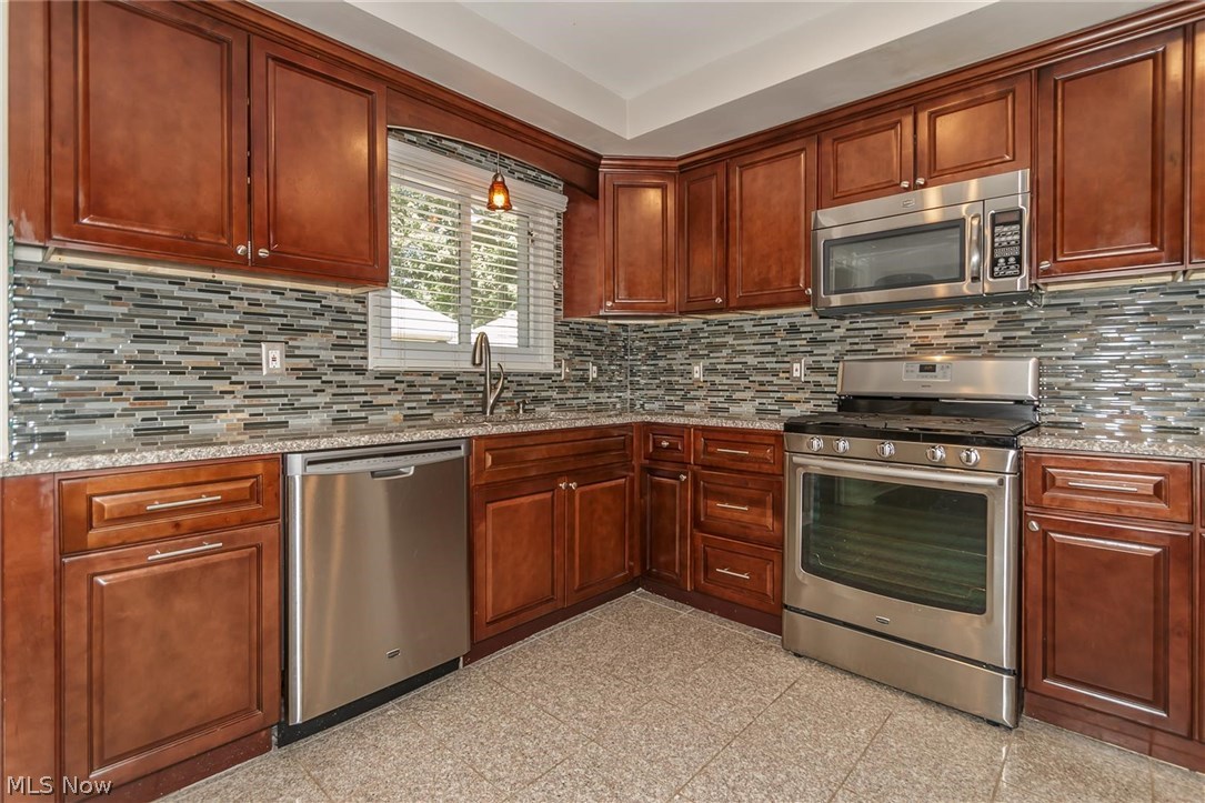 1107 Haverston Road Lyndhurst, OH 44124 - Photo 2 of 30