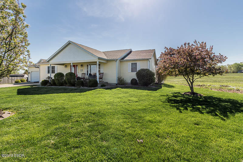 506 Insignia Drive Herrin, IL 62948 - Photo 2 of 24