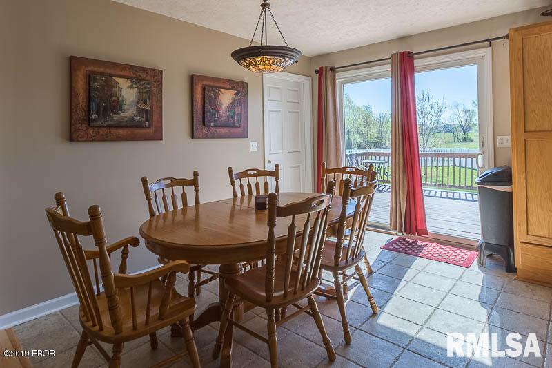 506 Insignia Drive Herrin, IL 62948 - Photo 3 of 24