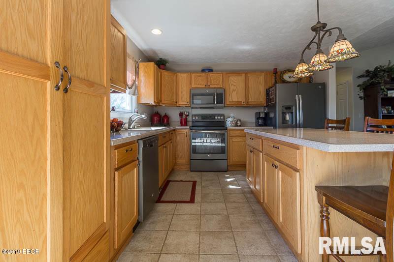 506 Insignia Drive Herrin, IL 62948 - Photo 5 of 24