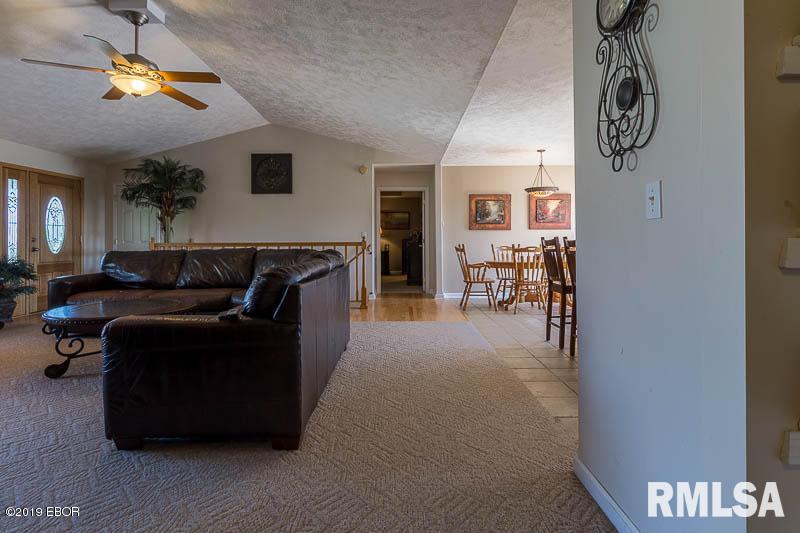 506 Insignia Drive Herrin, IL 62948 - Photo 9 of 24