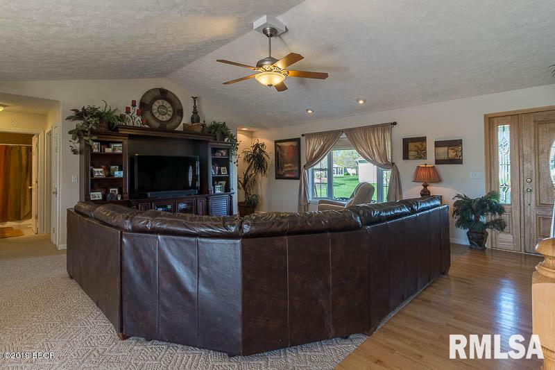 506 Insignia Drive Herrin, IL 62948 - Photo 10 of 24