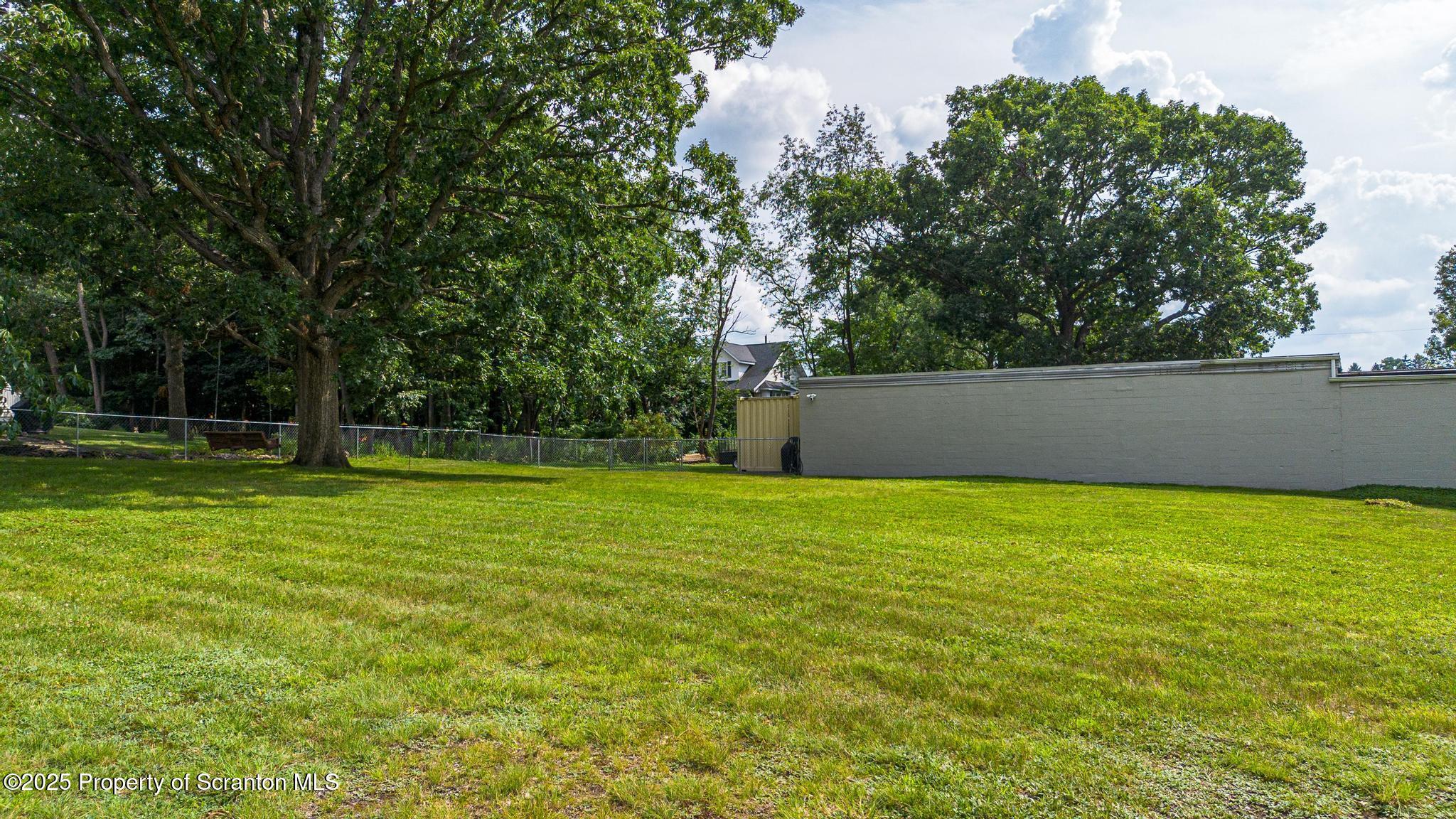 704 Connell Street Scranton, PA 18505 - Photo 17 of 19 17