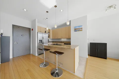 $385,000 | 737 West Washington Boulevard, Unit 3406, Chicago, IL 60661