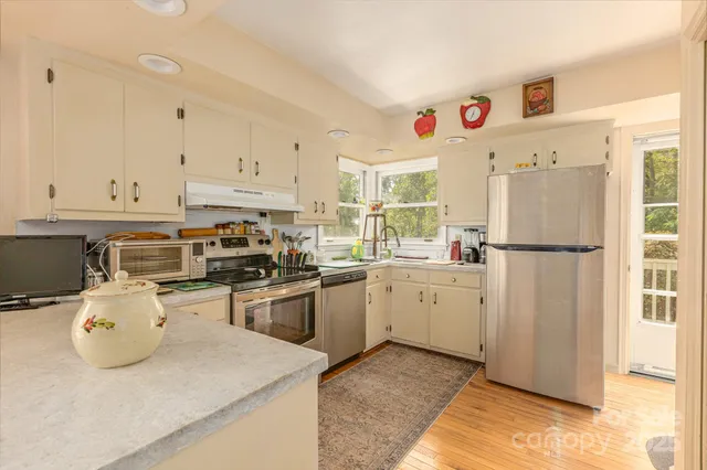 $312,500 | 1174 Apple Lane, Spruce Pine, NC 28777