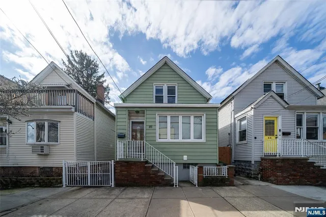 $450,000 | 46 East 16th Street, Bayonne, NJ 07002