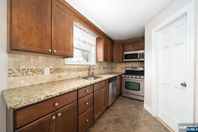 $450,000 | 46 East 16th Street, Bayonne, NJ 07002