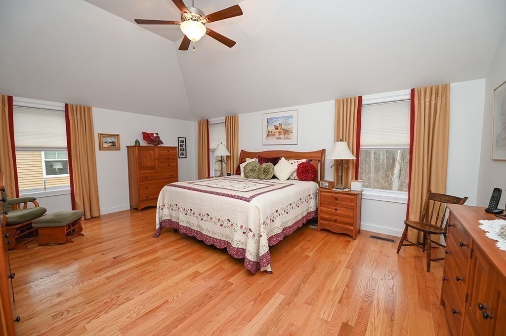 5 Renaissance Circle, Unit 5 Salem, NH 03079 - Photo 17 of 41