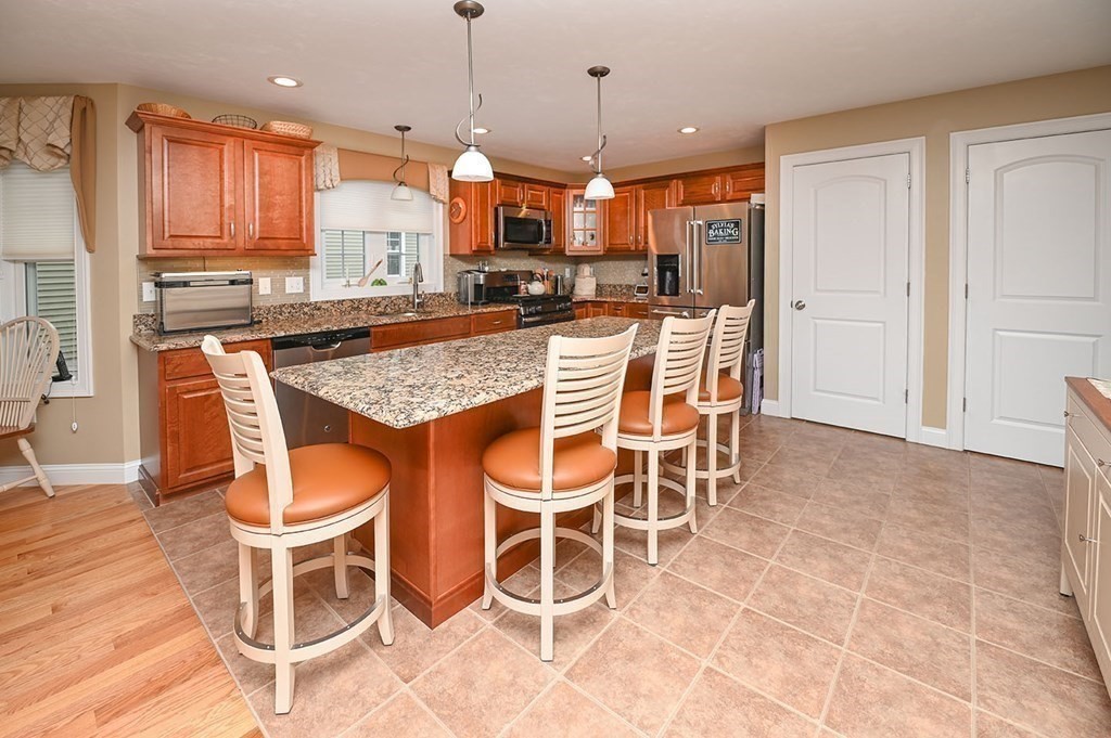 5 Renaissance Circle, Unit 5 Salem, NH 03079 - Photo 2 of 41