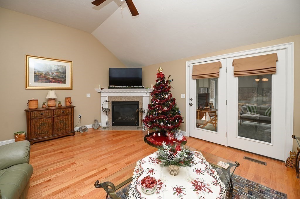 5 Renaissance Circle, Unit 5 Salem, NH 03079 - Photo 9 of 41