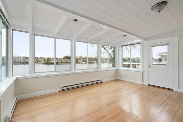 $3,800 | 157 Lake Avenue, Worcester, MA 01604