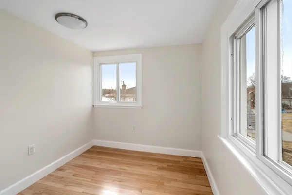 $3,800 | 157 Lake Avenue, Worcester, MA 01604