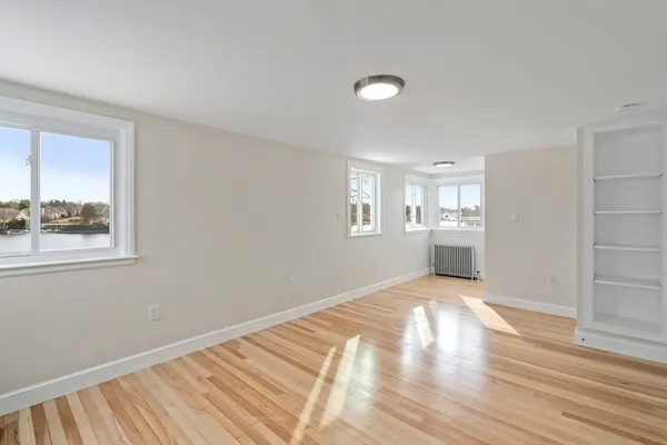 $3,800 | 157 Lake Avenue, Worcester, MA 01604