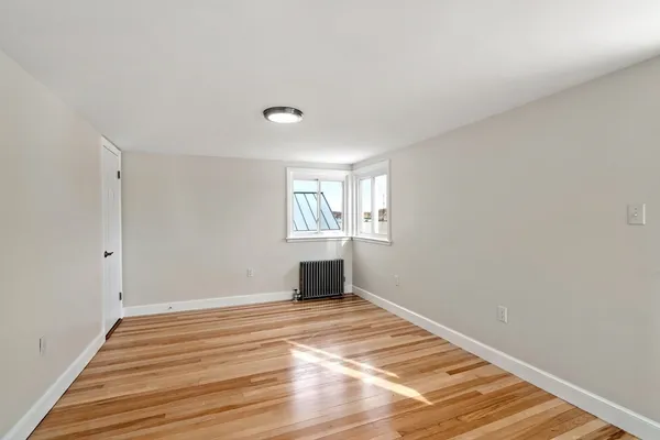 $3,800 | 157 Lake Avenue, Worcester, MA 01604