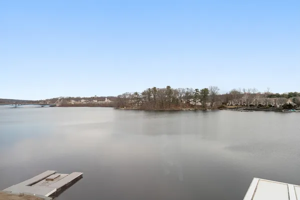 $3,800 | 157 Lake Avenue, Worcester, MA 01604