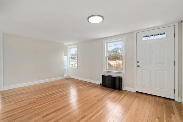 $3,800 | 157 Lake Avenue, Worcester, MA 01604