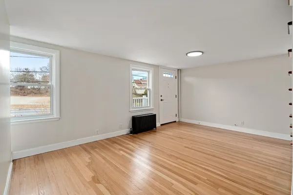 $3,800 | 157 Lake Avenue, Worcester, MA 01604