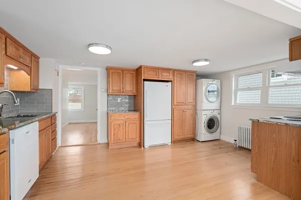 $3,800 | 157 Lake Avenue, Worcester, MA 01604