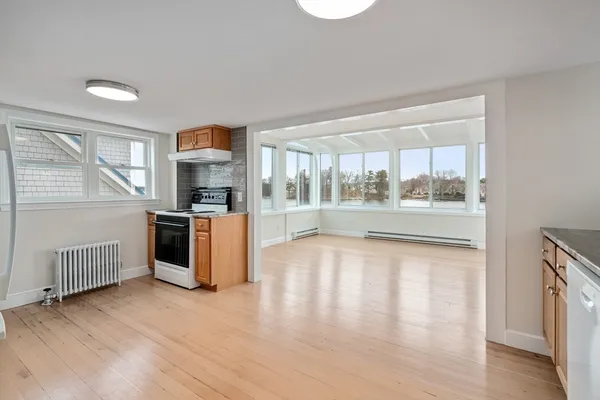 $3,800 | 157 Lake Avenue, Worcester, MA 01604
