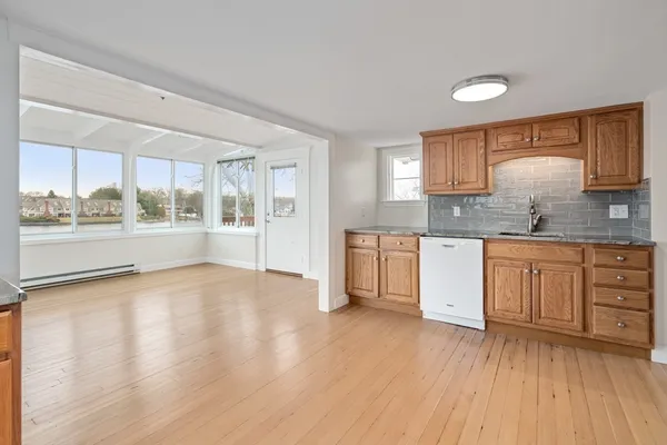 $3,800 | 157 Lake Avenue, Worcester, MA 01604