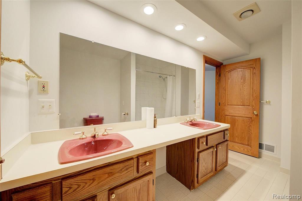 2237 Siboney Court, Unit 53 Rochester, MI 48309 - Photo 16 of 21