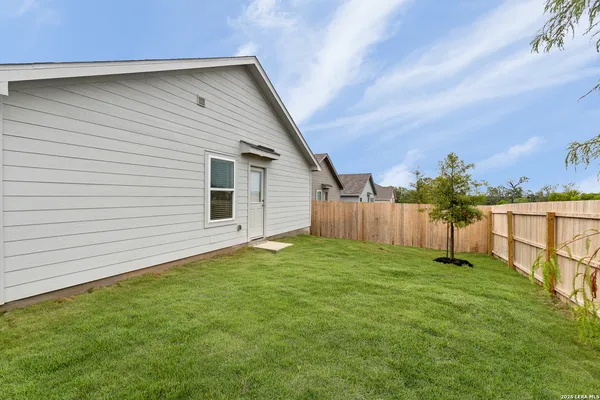 $1,625 | 10507 Padron Bend, San Antonio, TX 78224