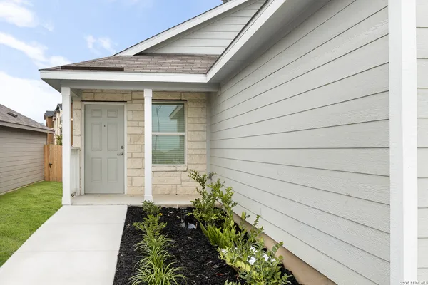 $1,625 | 10507 Padron Bend, San Antonio, TX 78224