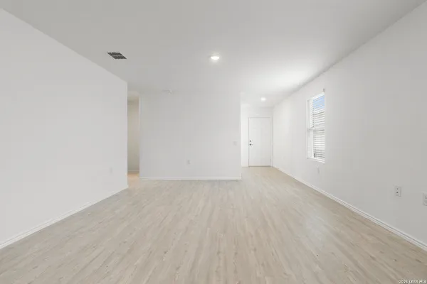 $1,625 | 10507 Padron Bend, San Antonio, TX 78224