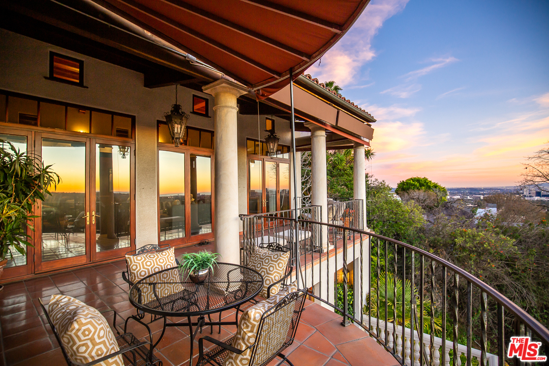 1381 Summitridge Drive Beverly Hills, CA 90210 - Photo 2 of 53