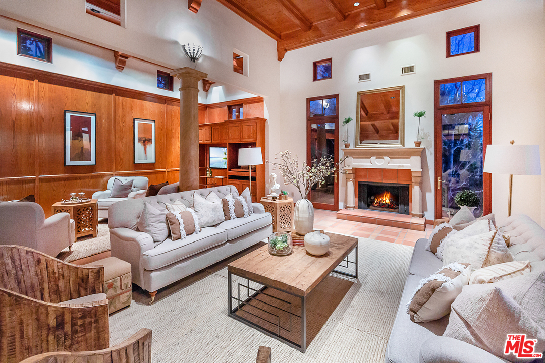 1381 Summitridge Drive Beverly Hills, CA 90210 - Photo 14 of 53