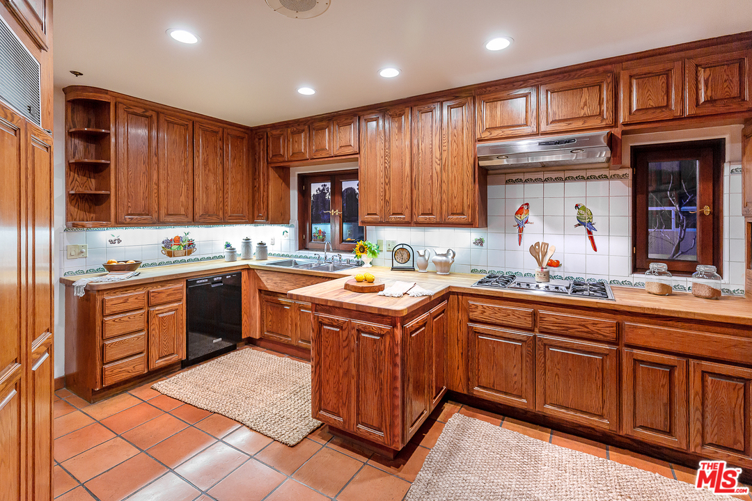 1381 Summitridge Drive Beverly Hills, CA 90210 - Photo 20 of 53