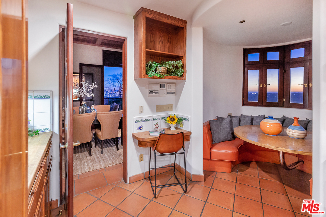 1381 Summitridge Drive Beverly Hills, CA 90210 - Photo 22 of 53