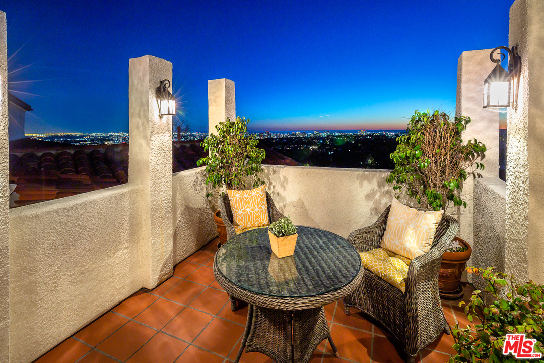 1381 Summitridge Drive Beverly Hills, CA 90210 - Photo 28 of 53