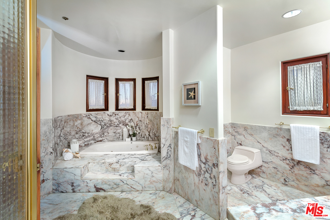 1381 Summitridge Drive Beverly Hills, CA 90210 - Photo 34 of 53