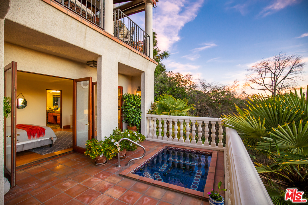 1381 Summitridge Drive Beverly Hills, CA 90210 - Photo 5 of 53