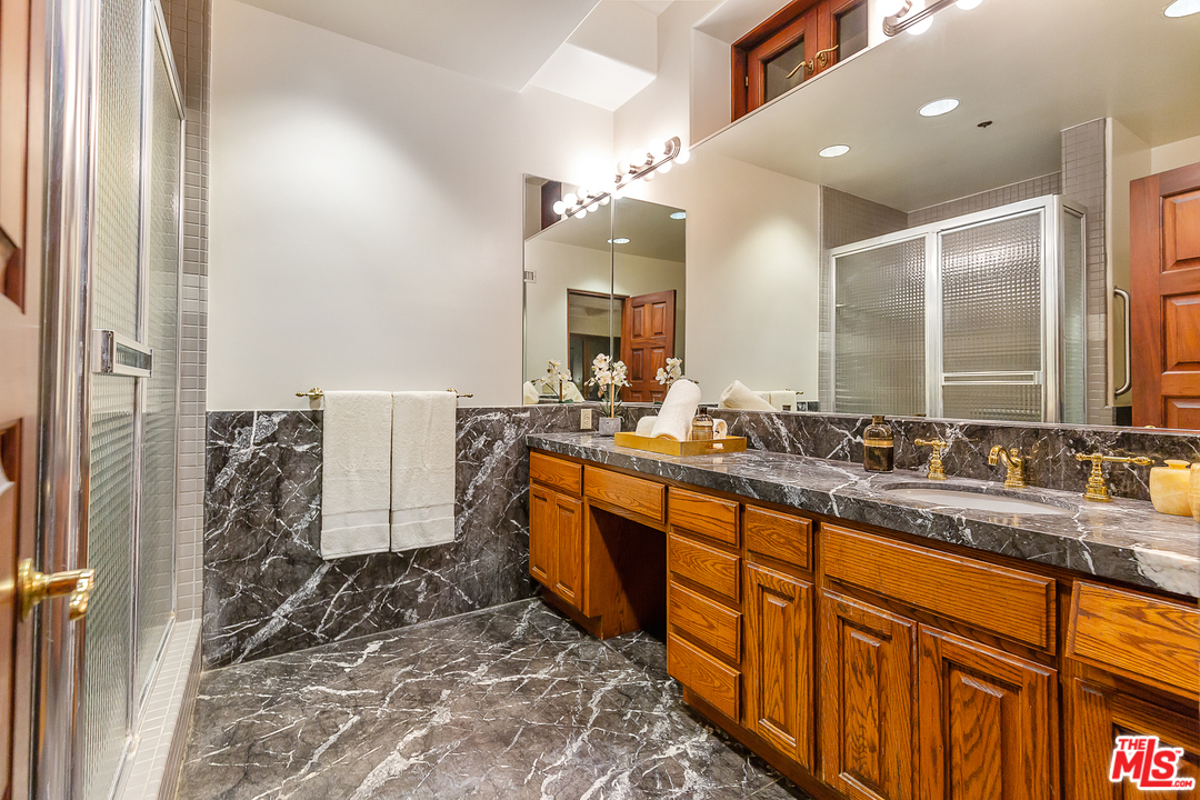 1381 Summitridge Drive Beverly Hills, CA 90210 - Photo 46 of 53