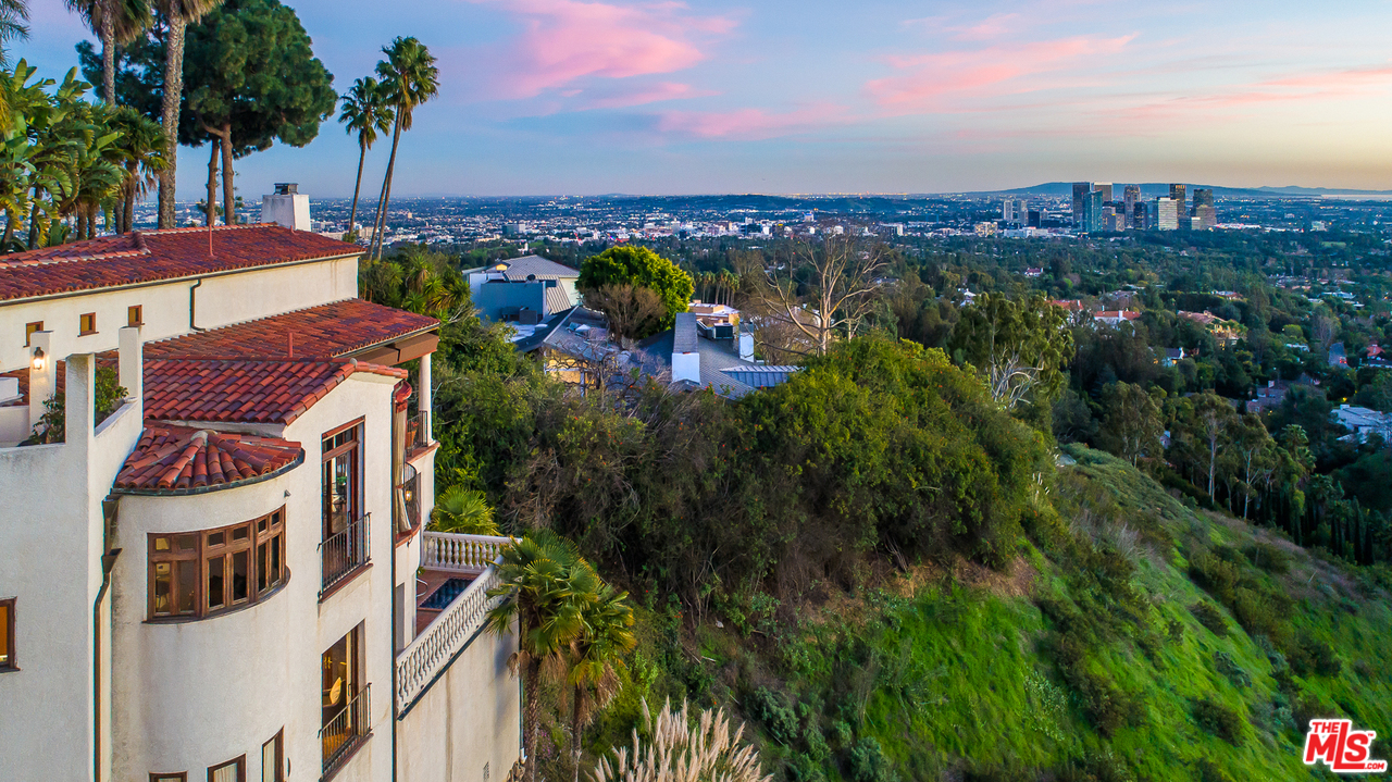 1381 Summitridge Drive Beverly Hills, CA 90210 - Photo 48 of 53
