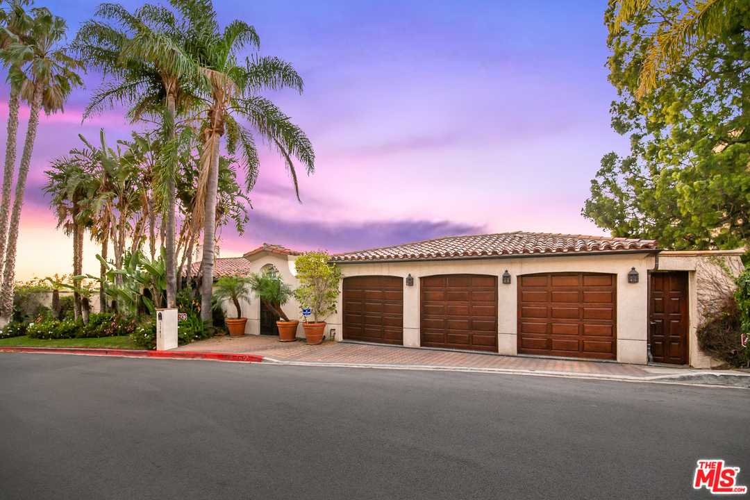 1381 Summitridge Drive Beverly Hills, CA 90210 - Photo 49 of 53