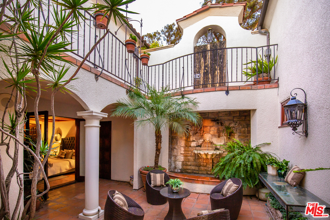 1381 Summitridge Drive Beverly Hills, CA 90210 - Photo 8 of 53