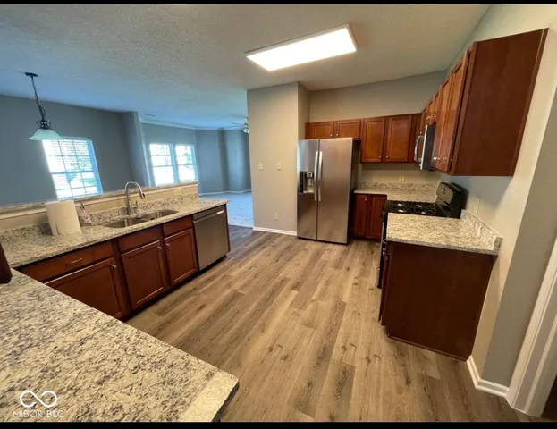 $2,800 | 12550 East 131st Street, Fishers, IN 46037