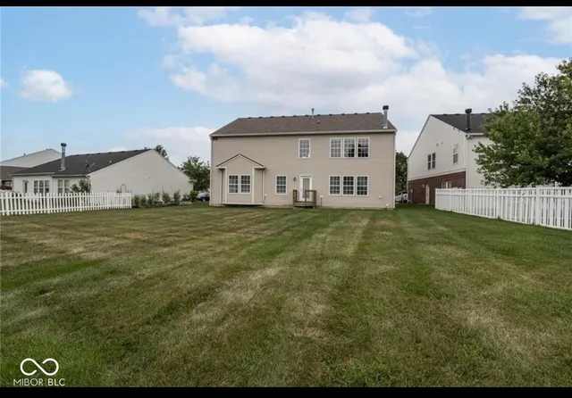 $2,800 | 12550 East 131st Street, Fishers, IN 46037