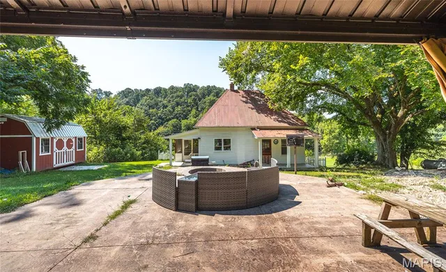 $997,200 | 2251 County Road 6670, Salem, MO 65560