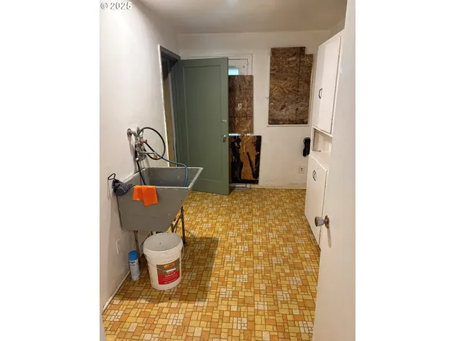 $999,000 | 1281 State Highway 99 North, Eugene, OR 97402