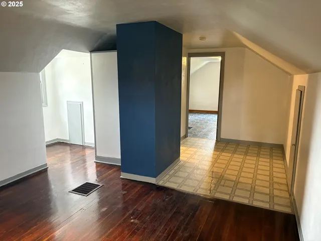 $999,000 | 1281 State Highway 99 North, Eugene, OR 97402